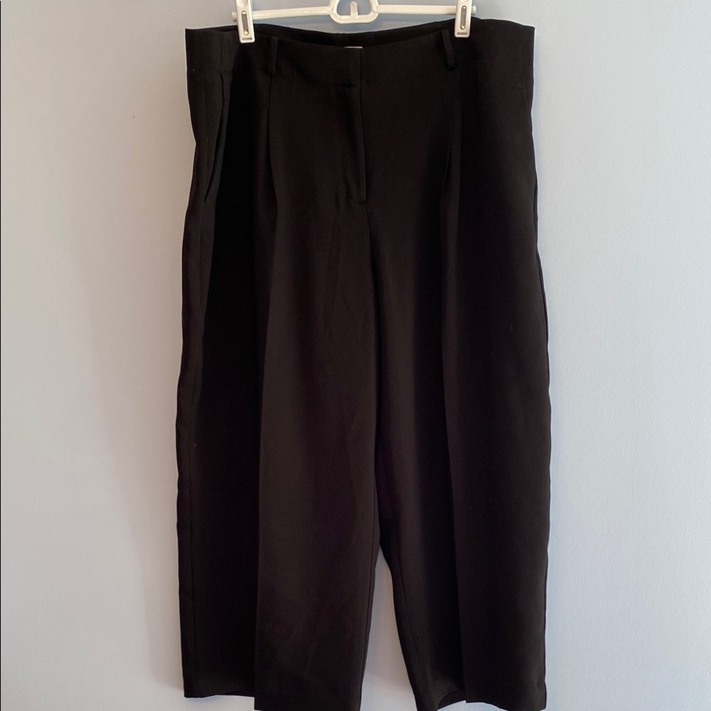 Liz Claiborne Women’s Black Capri Dress Pants